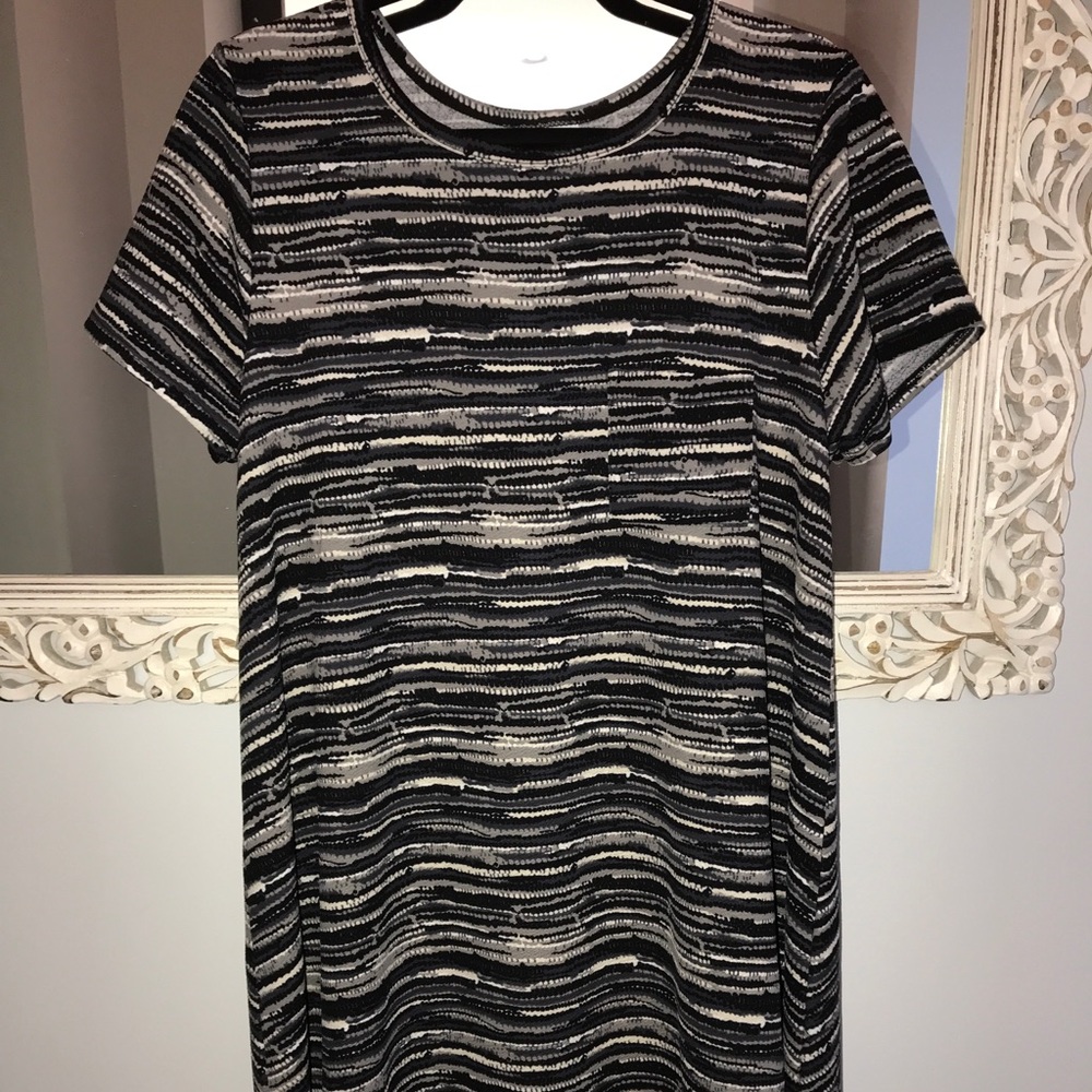BNWT LuLaRoe Carly Dress Size L Black White Gray